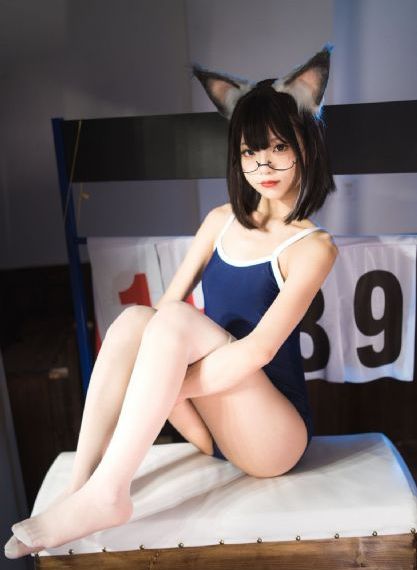 岳故意装睡让我挺进去的电影_720完整视频观看