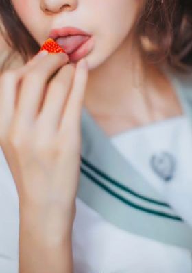少女爱上姐姐2_1080免费高清观看